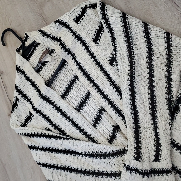 Oversized Cozy Drape Cardigan - Picture 5 of 7